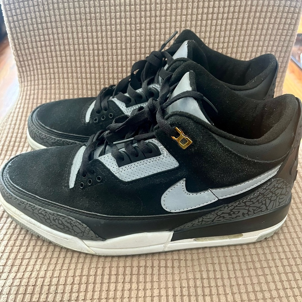 Jordan 3 Retro Black Cement Gold
